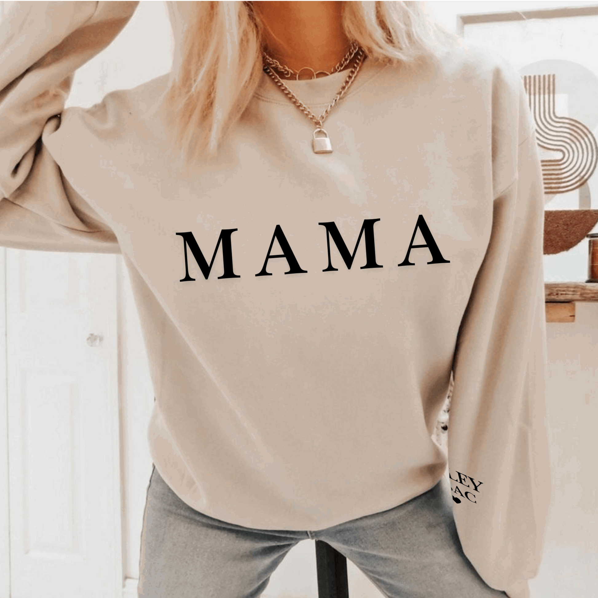 Mum Jumper– Personalized with Child Name on Sleeve, Minimalist Mummy T-shirt, Christmas Gift for Mum, Thoughtful Gift for Her